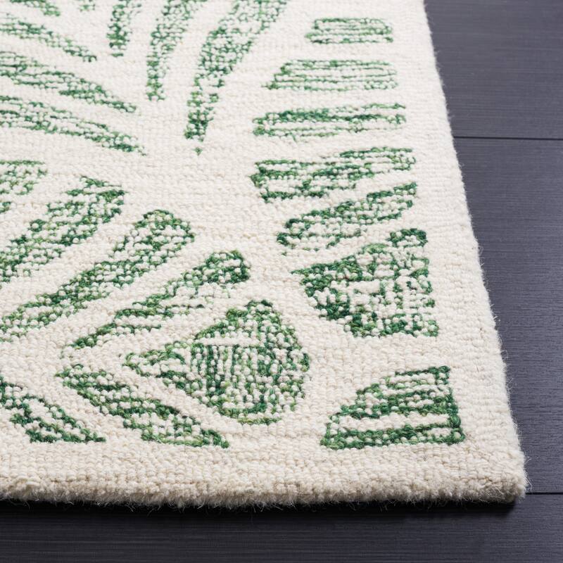 Martha Stewart by SAFAVIEH Handmade Samuela Wool Rug