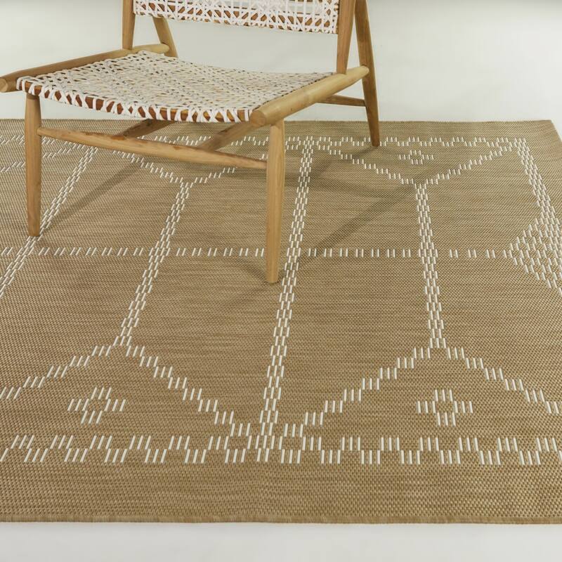 Everson Transitional Patio Indoor/Outdoor Area Rug - 7'10" x 10' - Tan