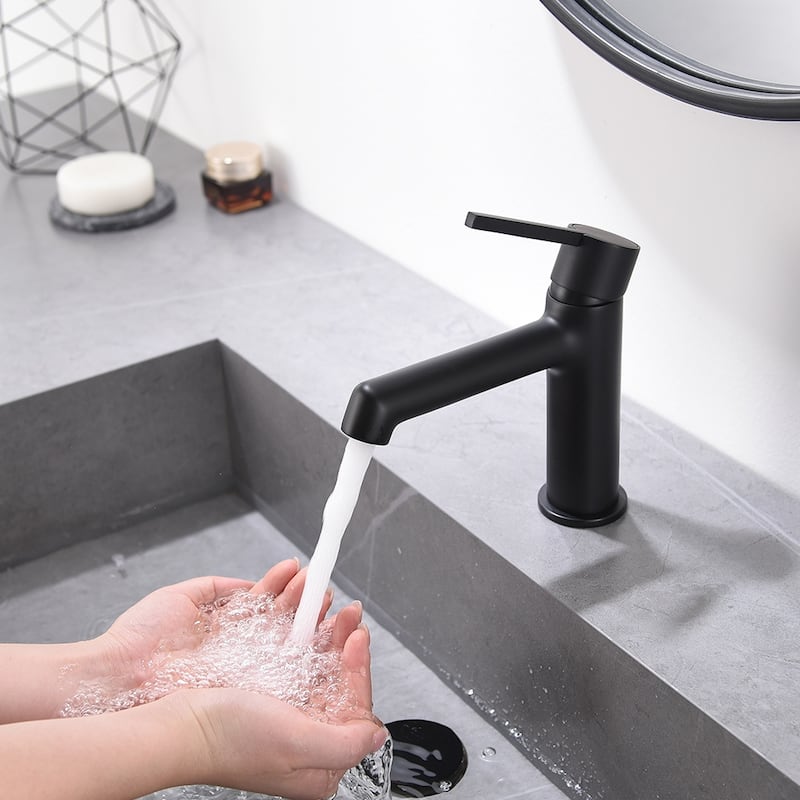 Bathroom Deck Mount Single Handle Sink Faucet
