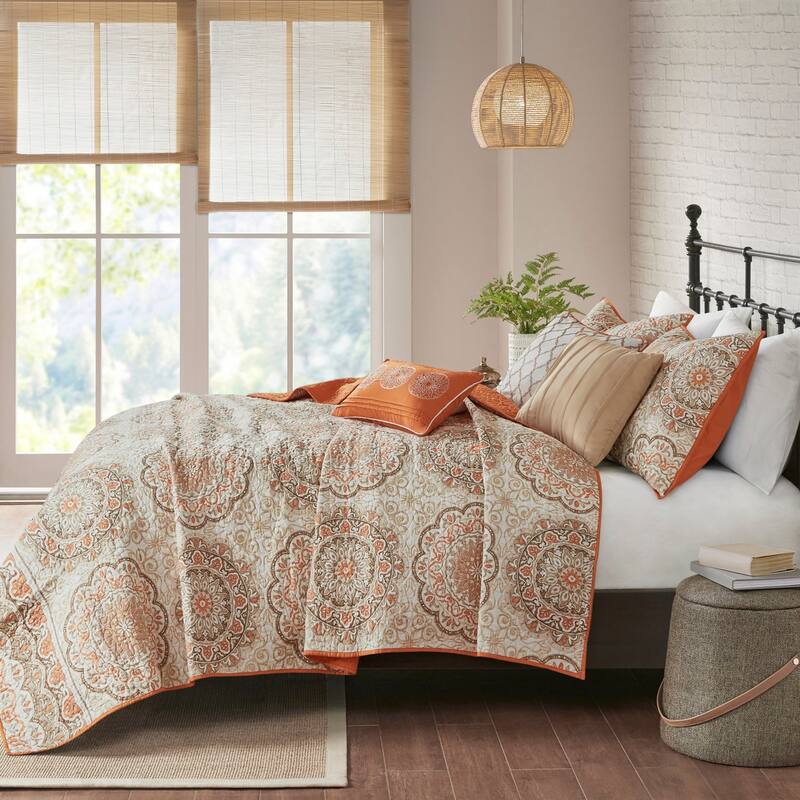 6 Piece Reversible Quilt Set with Throw Pillows Orange Full/Queen