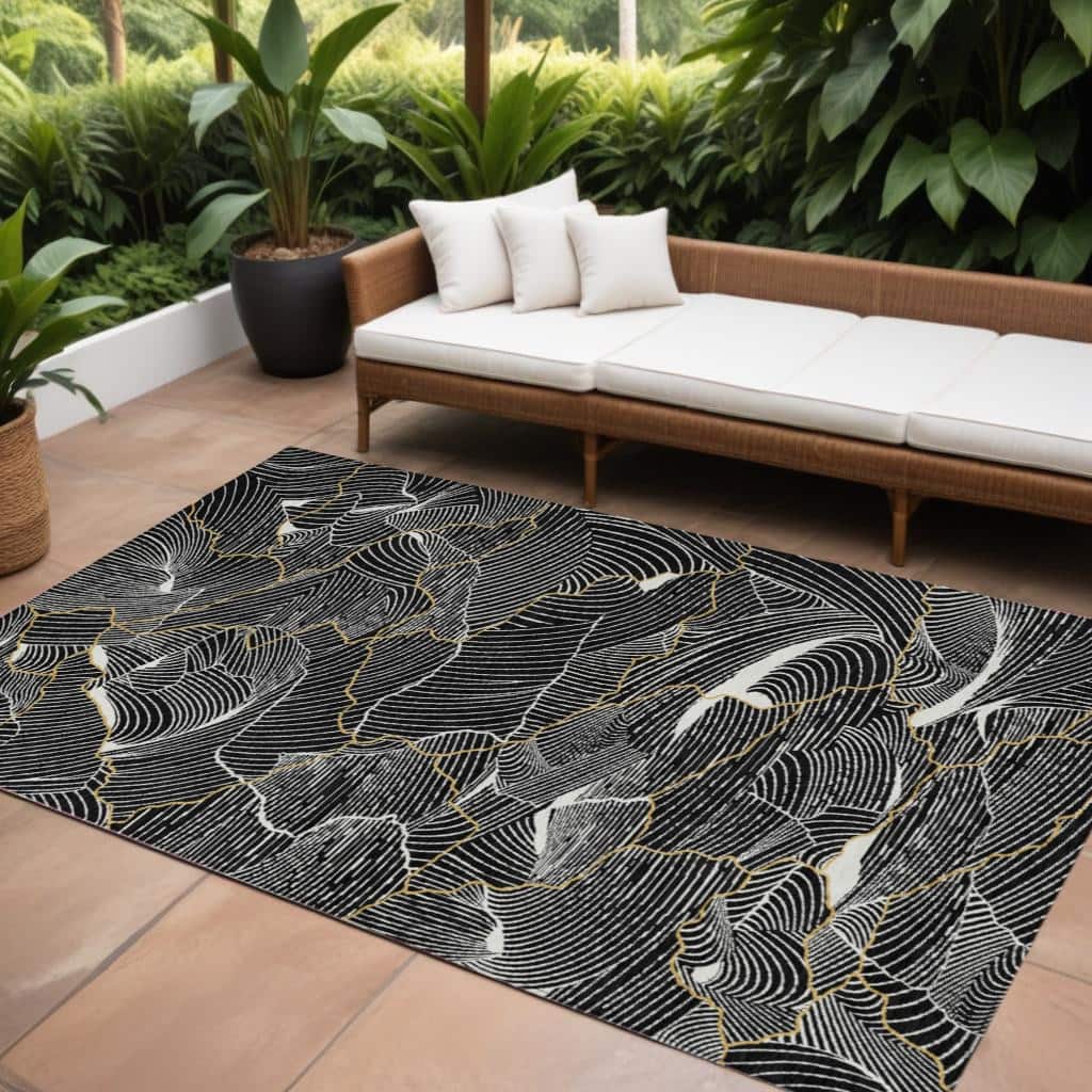 HomeRoots Abstract Transitional Rectangle Outdoor Rug