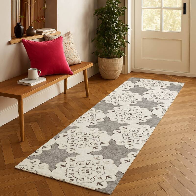 Machine Washable Indoor/ Outdoor Global Motif Chantille Rug
