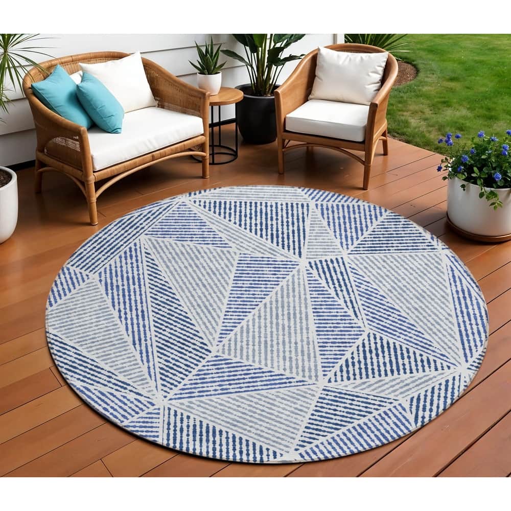 HomeRoots Geometric Transitional Rectangle Outdoor Rug