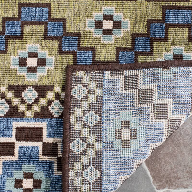 SAFAVIEH Veranda Rudy Indoor/ Outdoor Waterproof Patio Backyard Rug