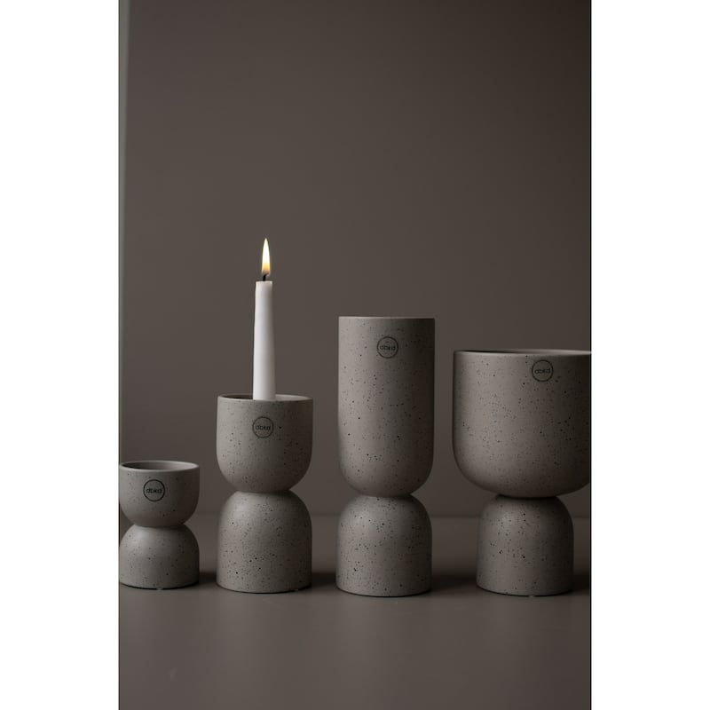 POST Vase Cast Mole Dot- ND - Mole dot