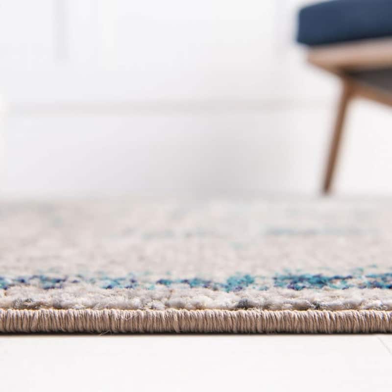 Traditional Koakburg Collection Area Rug