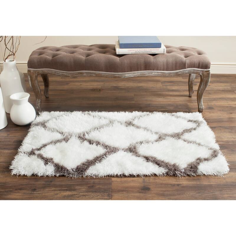 SAFAVIEH Handmade Barcelona Shag Kiyo Polyester Rug - 2'3" x 4' - Ivory/Silver