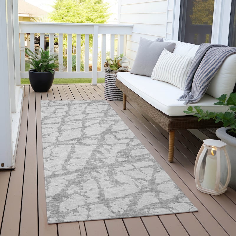 Machine Washable Indoor/ Outdoor Abstract Contemporary Chantille Rug - Silver - 2'3" x 7'6"