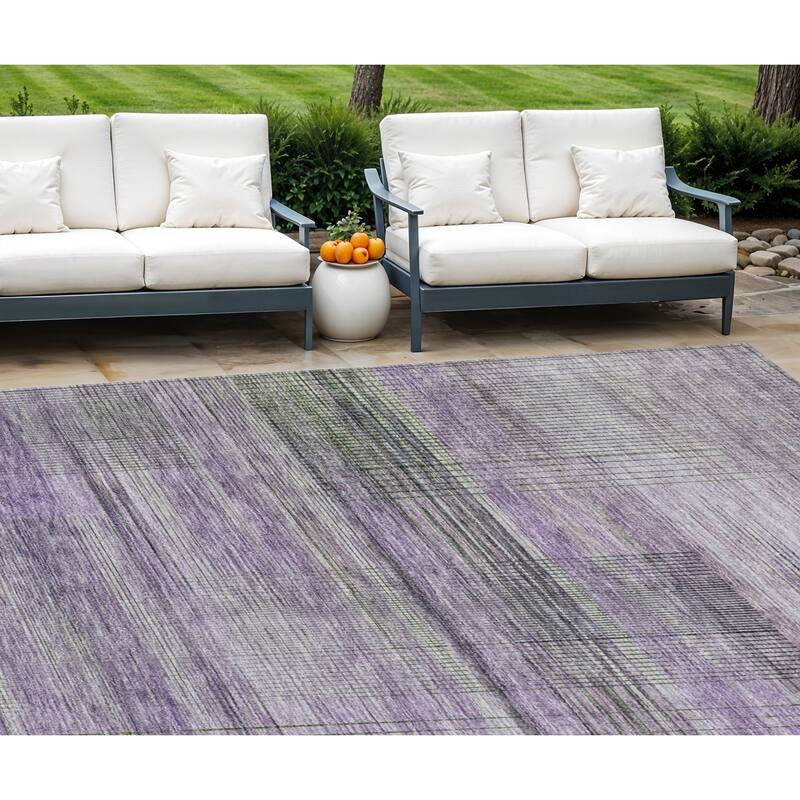 HomeRoots Striped Transitional Rectangle Outdoor Rug - 8' X 10'