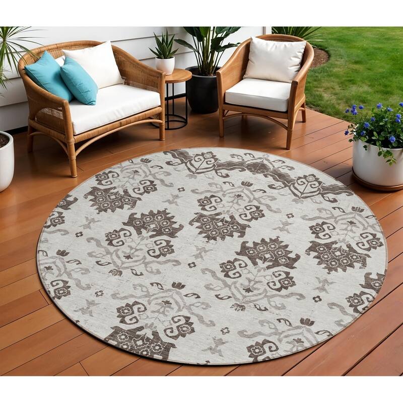 HomeRoots Oriental Transitional Rectangle Outdoor Rug - 8' Round