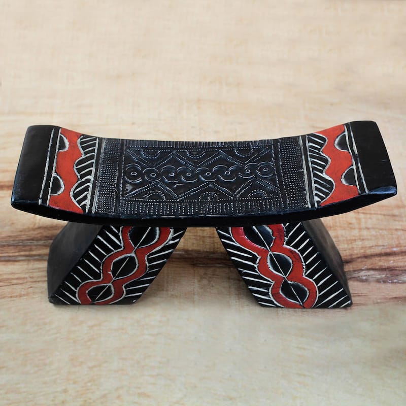 Handmade Dipo Beauty Decorative wood stool (Ghana) - 18.5 cm H x 39 cm W x 14.5 cm D