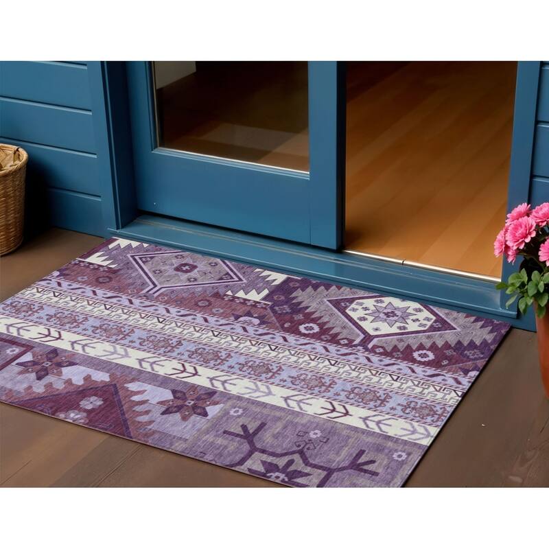 HomeRoots Aztec Transitional Rectangle Outdoor Rug - 3' x 5'