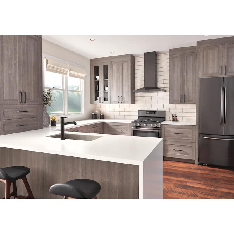 Delta Trinsic Pull-Out Kitchen Faucet - Includes Lifetime Warranty