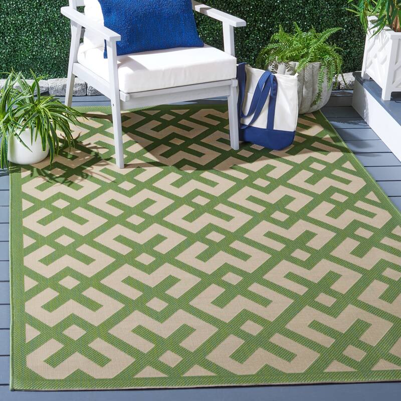 SAFAVIEH Courtyard Sytske Indoor/ Outdoor Waterproof Patio Backyard Rug - 5'3" x 7'7" - Beige/Green