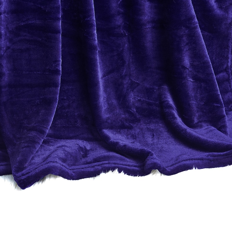 Christmas Solid Flannel Fleece Throw Blanket