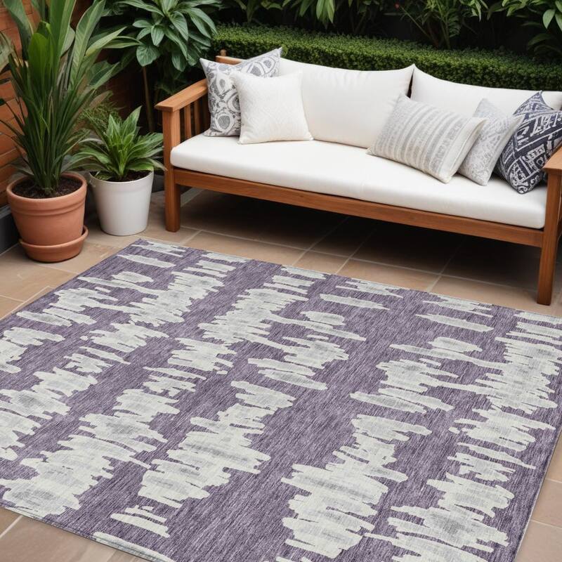 HomeRoots Striped Transitional Rectangle Outdoor Rug - 8' X 10'