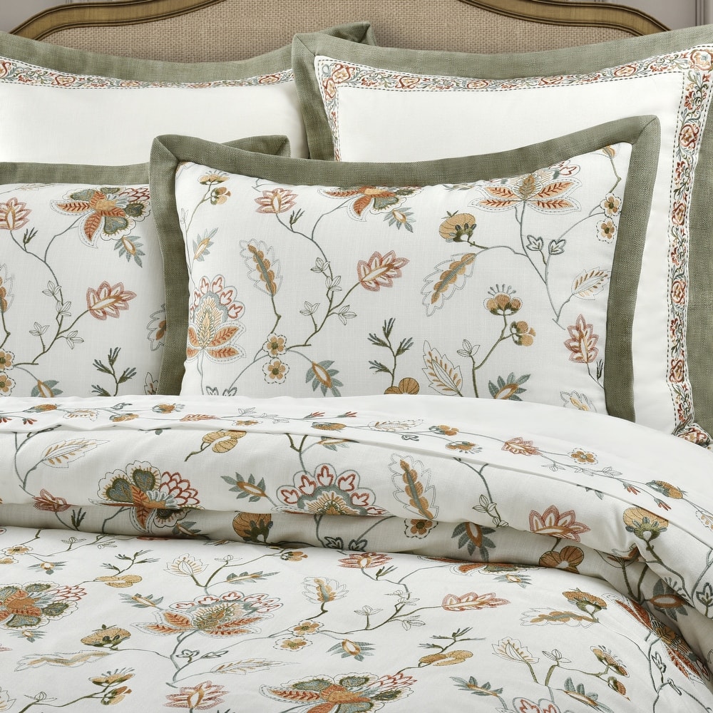 J. Queen New York Athena Comforter Set
