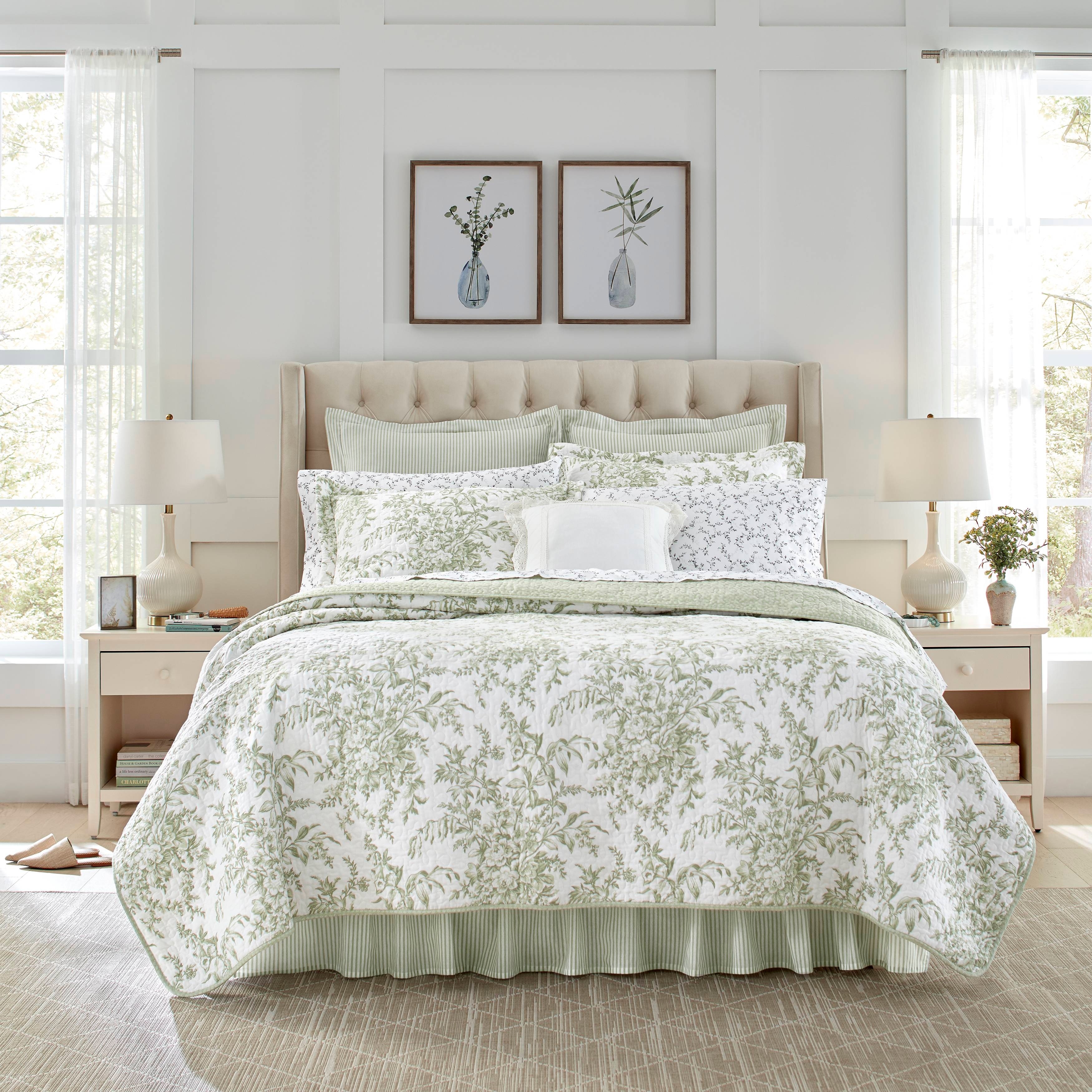 Laura Ashley Mia Reversible Cotton Quilt Set - On Sale - Bed Bath & Beyond  - 10011790