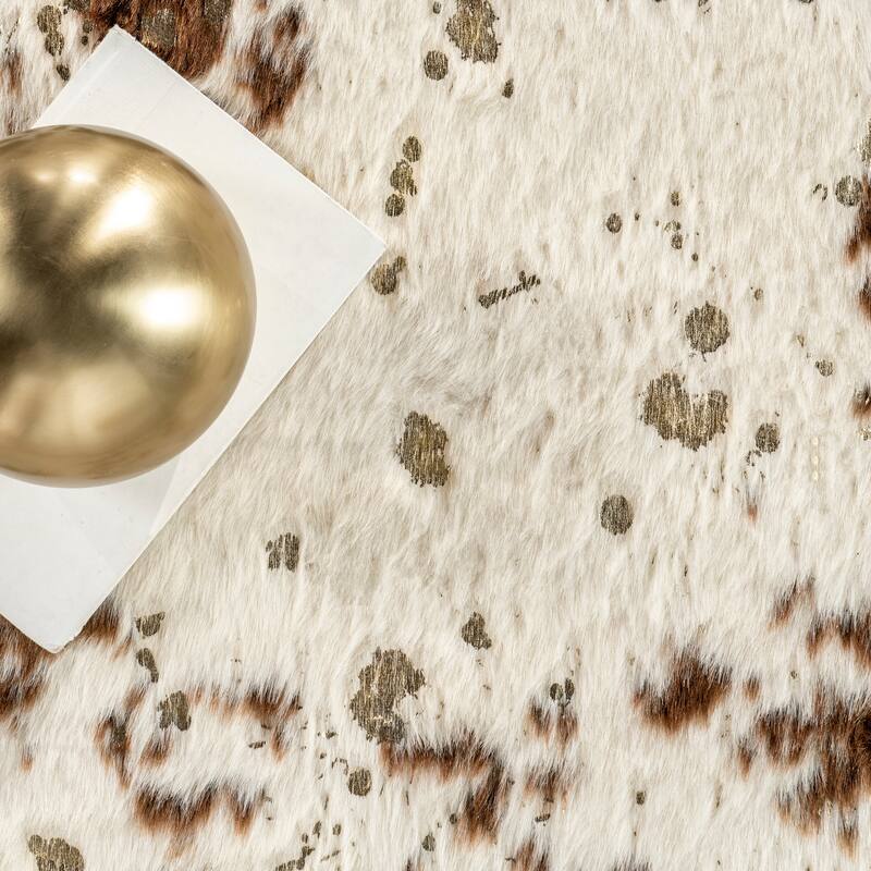 Nuloom Iraida Contemporary Faux Cowhide Area Rug
