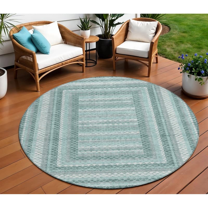 HomeRoots Geometric Transitional Rectangle Outdoor Rug - 8' Round