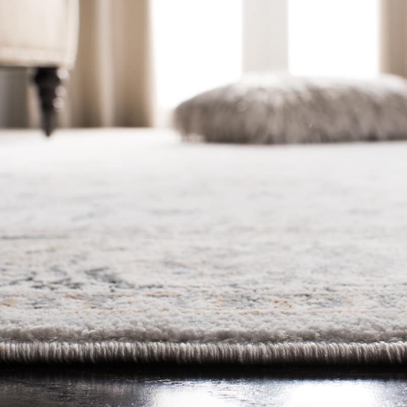 SAFAVIEH Isabella Pietra Traditional Oriental Rug