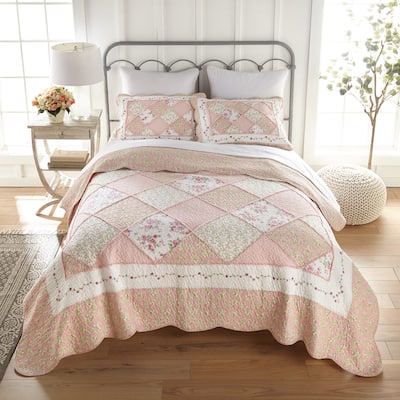 Donna Sharp Strawberry Garden Cotton Quilt Collection