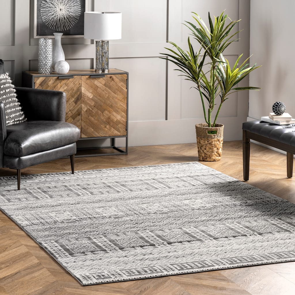 Nuloom Mabe Geometric Aztec Area Rug