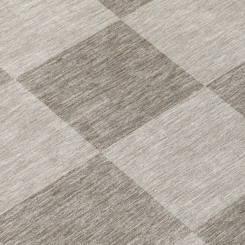 Machine Washable Indoor/ Outdoor Modern Checker Chantille Rug