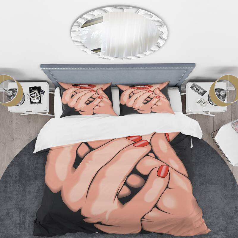 Designart 'Portrai Of A Young Modern Woman' Modern Duvet Cover Set