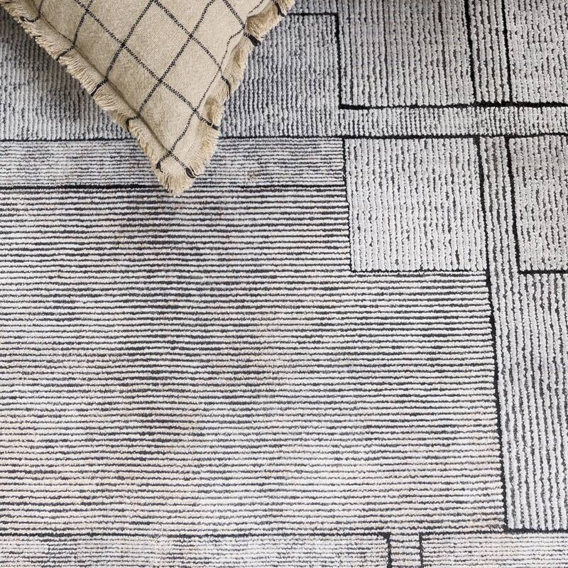 SAFAVIEH Signature Wallie Modern Rug