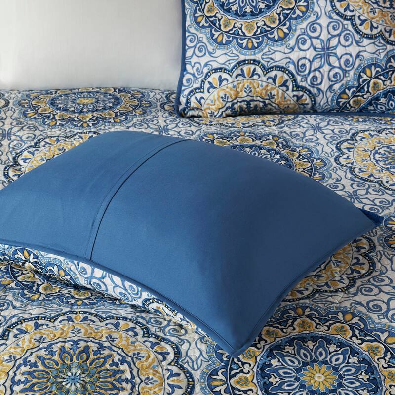 6 Piece Reversible Quilt Set with Throw Pillows Blue Full/Queen