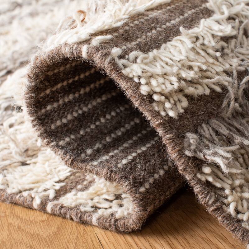 SAFAVIEH Handmade Casablanca Irek Shag Wool Rug
