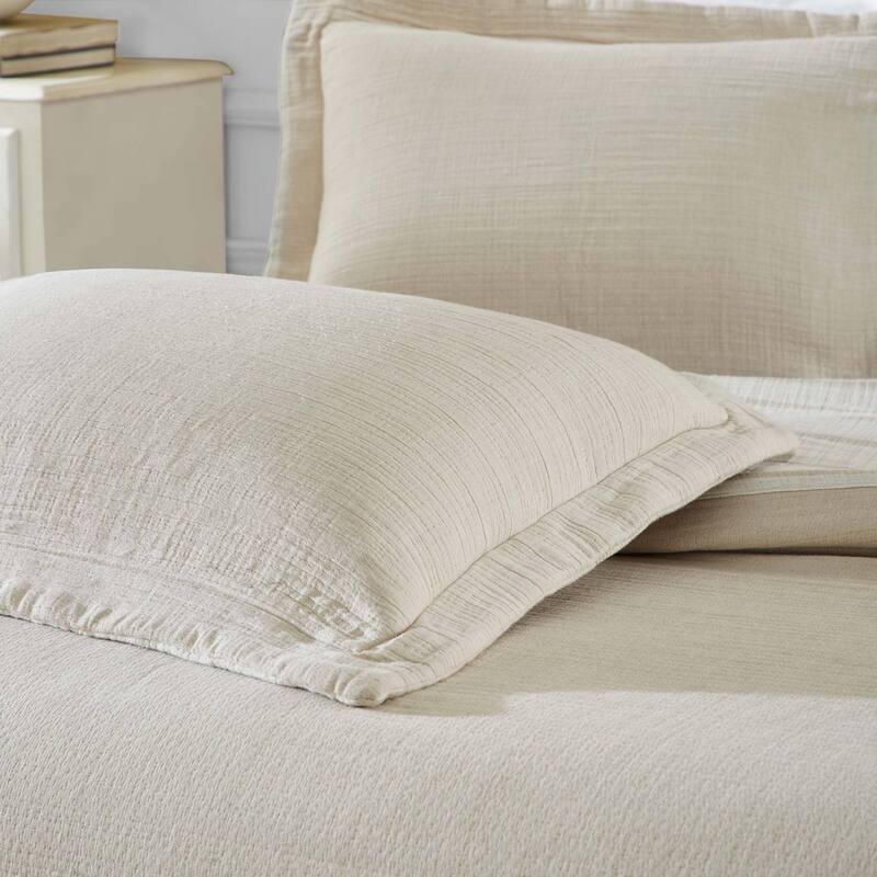 Superior Valencia Reversible Cotton Matelasse Bedspread and Sham Set
