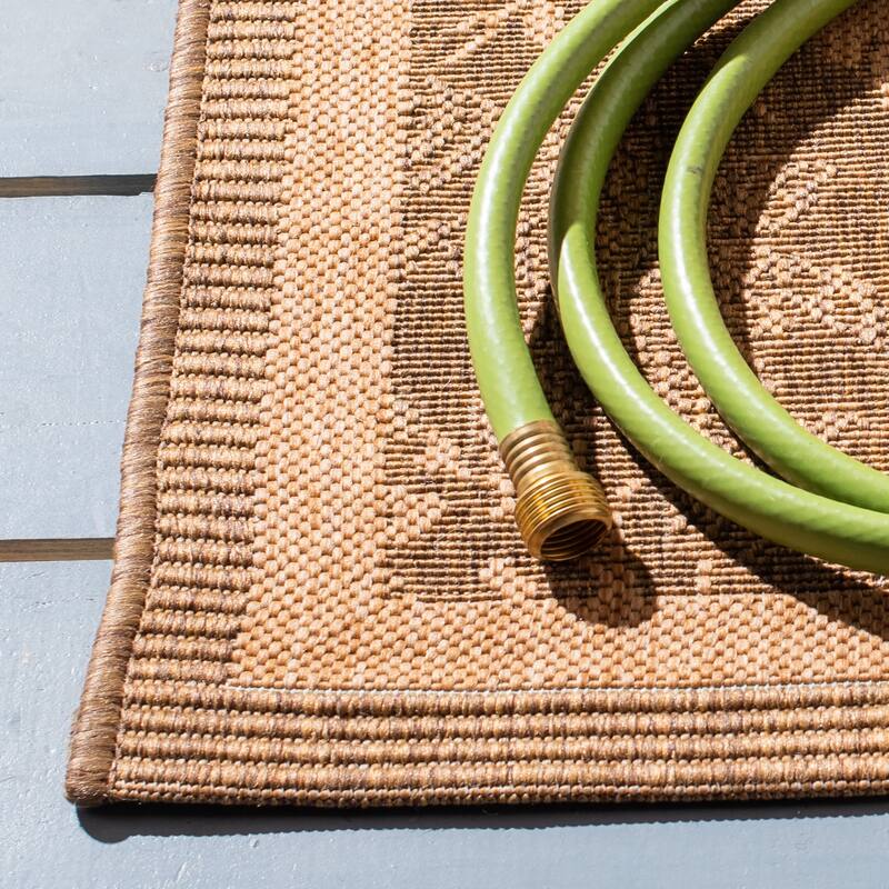 SAFAVIEH Courtyard Arla Indoor/ Outdoor Waterproof Patio Backyard Rug