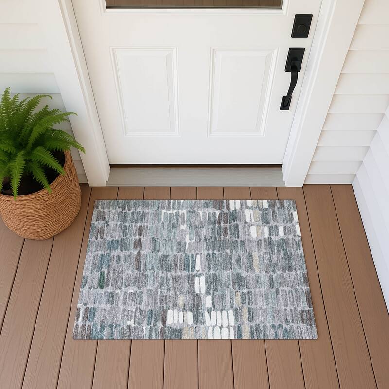 Machine Washable Indoor/ Outdoor Modern Caps Chantille Rug - Gray - 1'8" x 2'6"