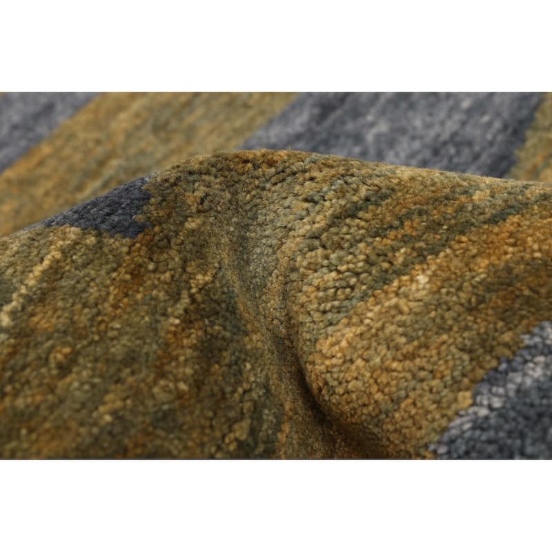 ECARPETGALLERY Hand-knotted Peshawar Ziegler Olive Wool Rug - 4'11 x 6'10