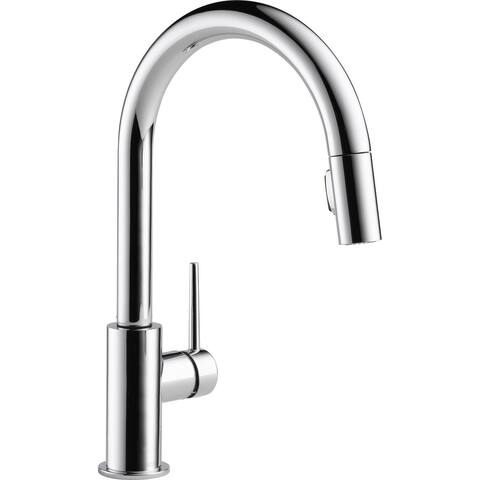 Delta Trinsic Pull-Down Kitchen Faucet with Magnetic Docking Spray