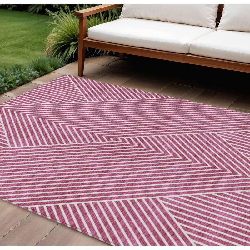 HomeRoots Geometric Transitional Rectangle Outdoor Rug - 9' X 12'