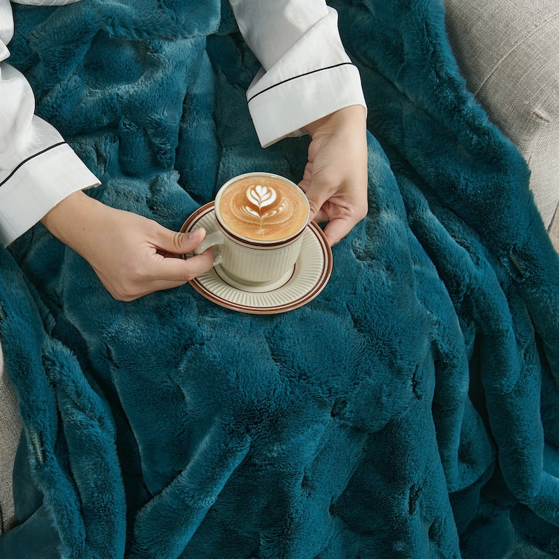 Jacquard rabbitfake fauxfur throw blanket 50"x60"