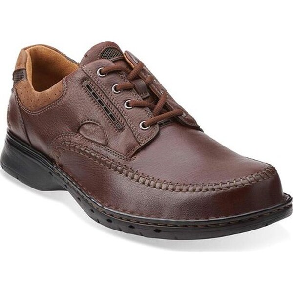 clarks men brown