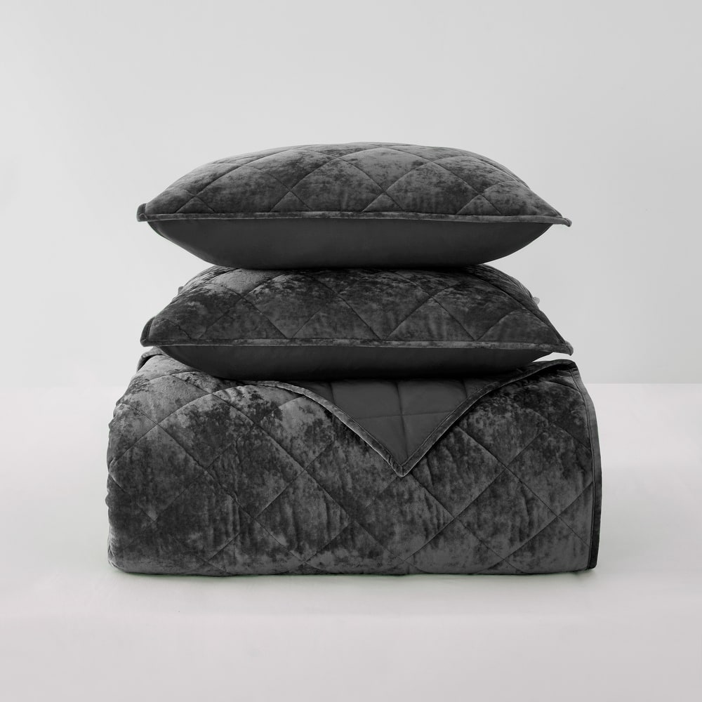 Wonderful Diamond Velvet 3 Piece Quilt Set