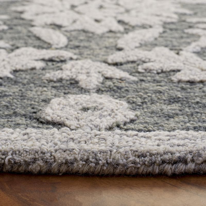 SAFAVIEH Hand-Tufted Blossom Stamenka Traditional Wool Rug