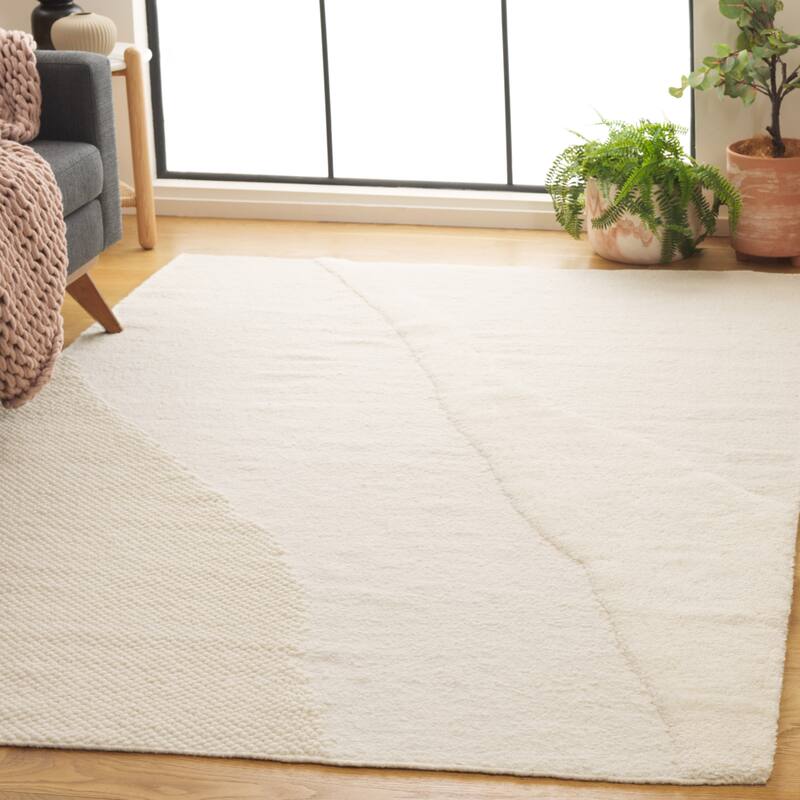 SAFAVIEH Hand-Woven Vermont Johnna Transitional Wool Rug - 6' x 9' - Ivory