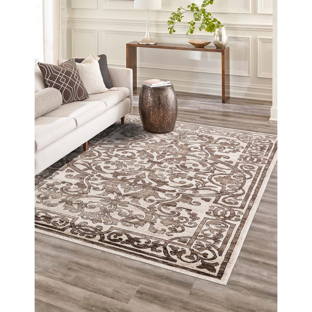 Traditional Wralvale Collection Area Rug