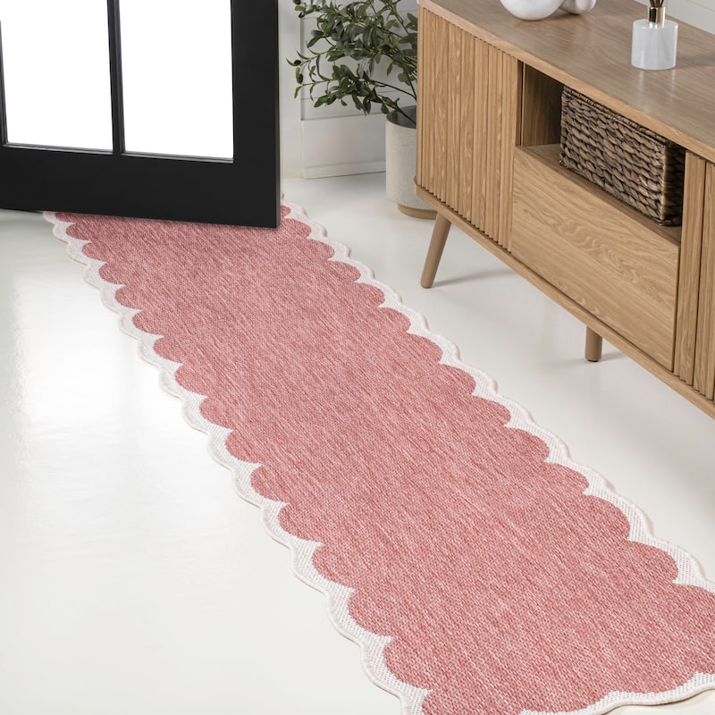 JONATHAN Y Alice Classic Cottage Two-Tone Scalloped Indoor/Outdoor Shaped Area Rug - 2' X 8' - Light Rose/Cream