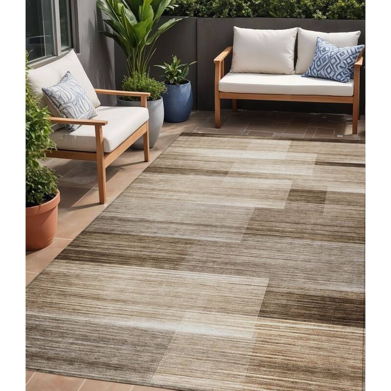 HomeRoots Striped Transitional Rectangle Outdoor Rug - 5' X 8'