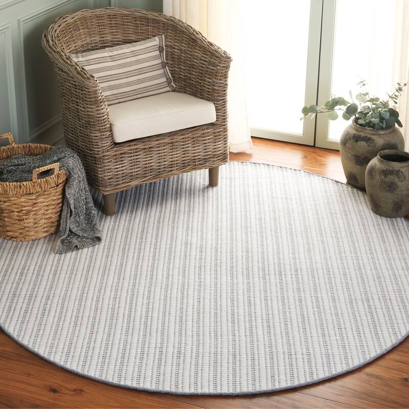 SAFAVIEH Handmade Vermont Muniba Wool & Cotton Rug - 6' Round - Grey/Ivory