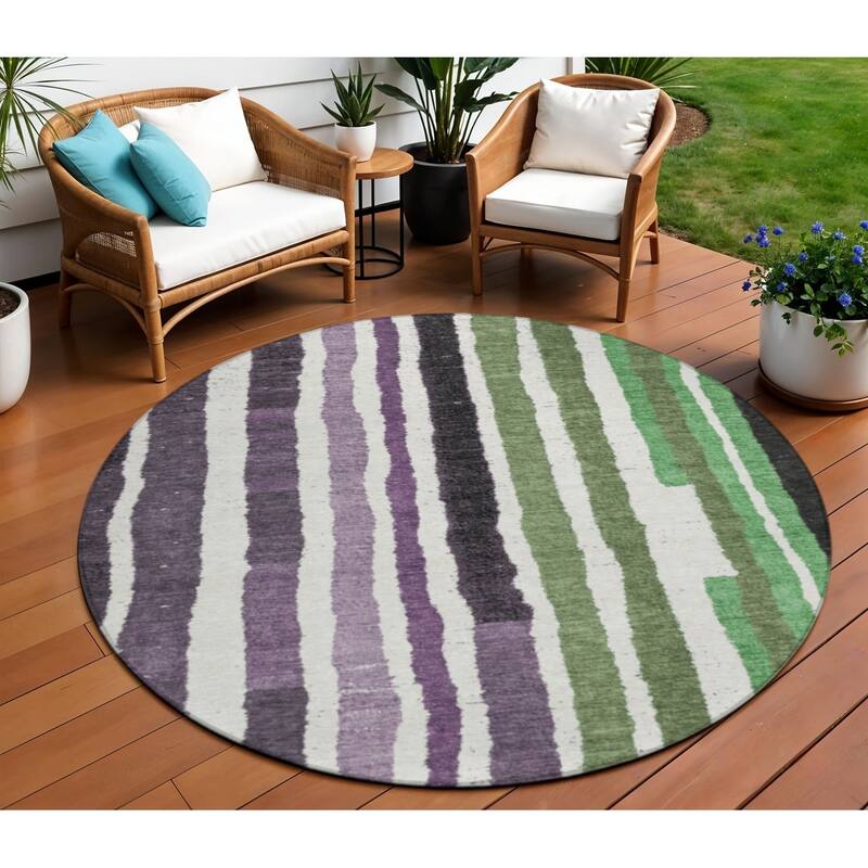 HomeRoots Striped Transitional Rectangle Outdoor Rug - 8' Round