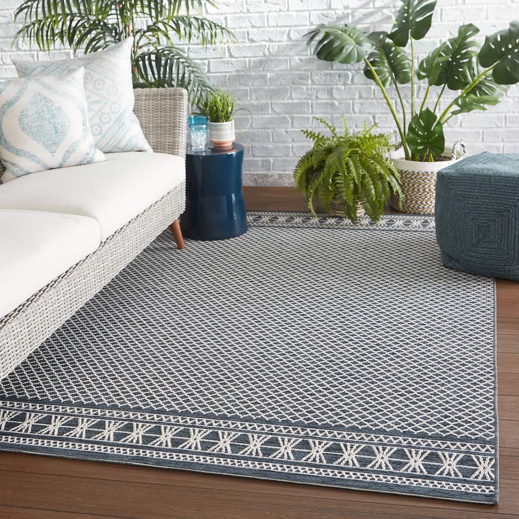 Renae Indoor/ Outdoor Trellis Area Rug