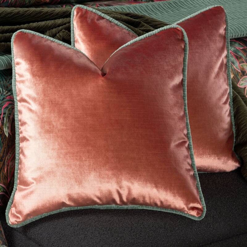 Smithsonian Les Plumes Duvet Set